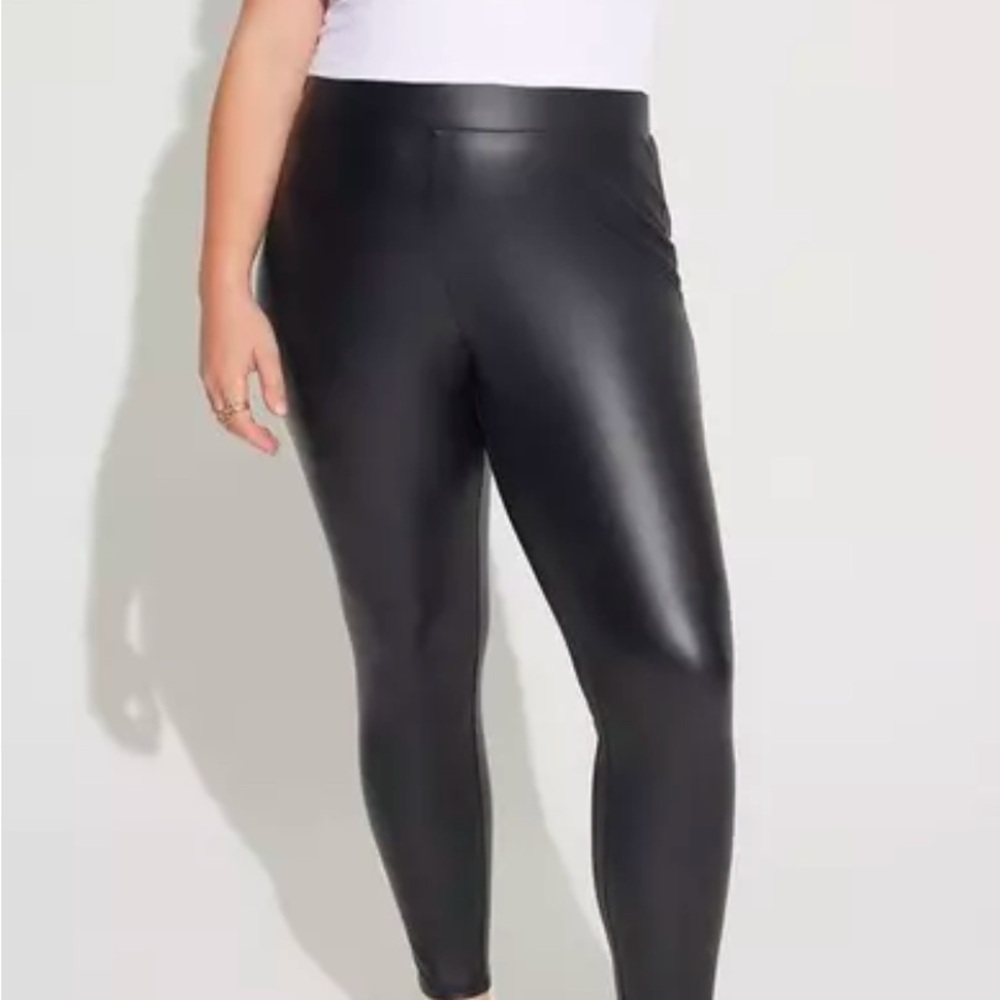 NWOT Torrid Full-Length Faux Leather Legging Black Size 1